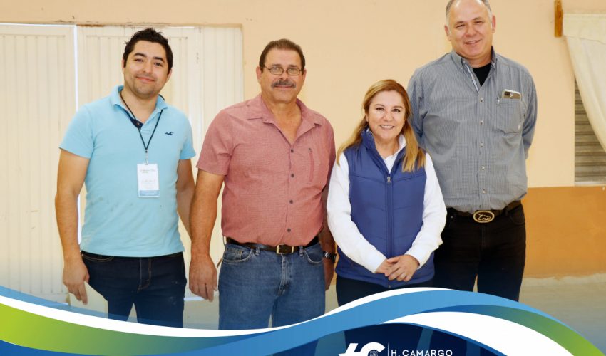 CAPACITAN A GANADEROS EN EL POBLADO COMALES.