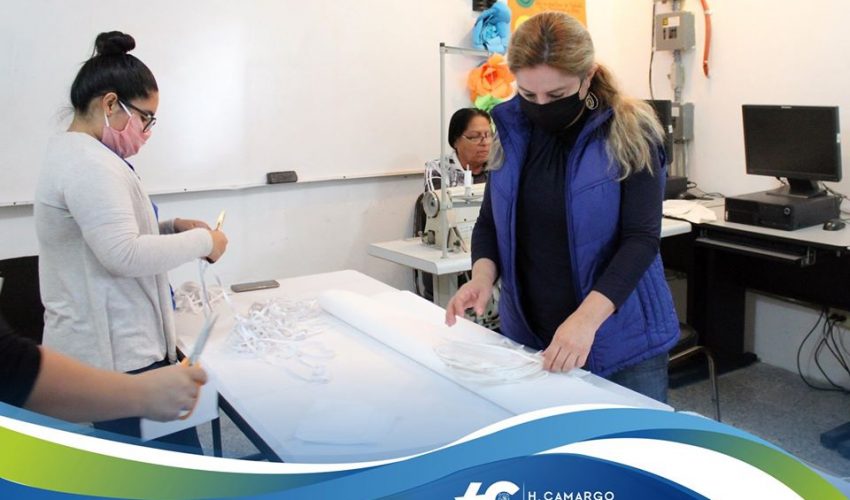 PERSONAL DEL INSTITUTO DE LA MUJER Y DEL MUNICIPIO ELABORAN CUBREBOCAS